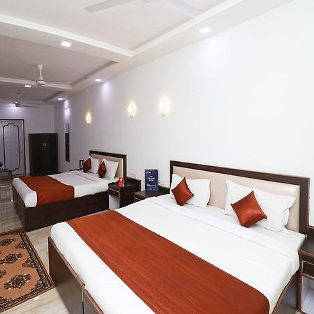 Oyo 11526 Hotel Apollo Agra  Bagian luar foto