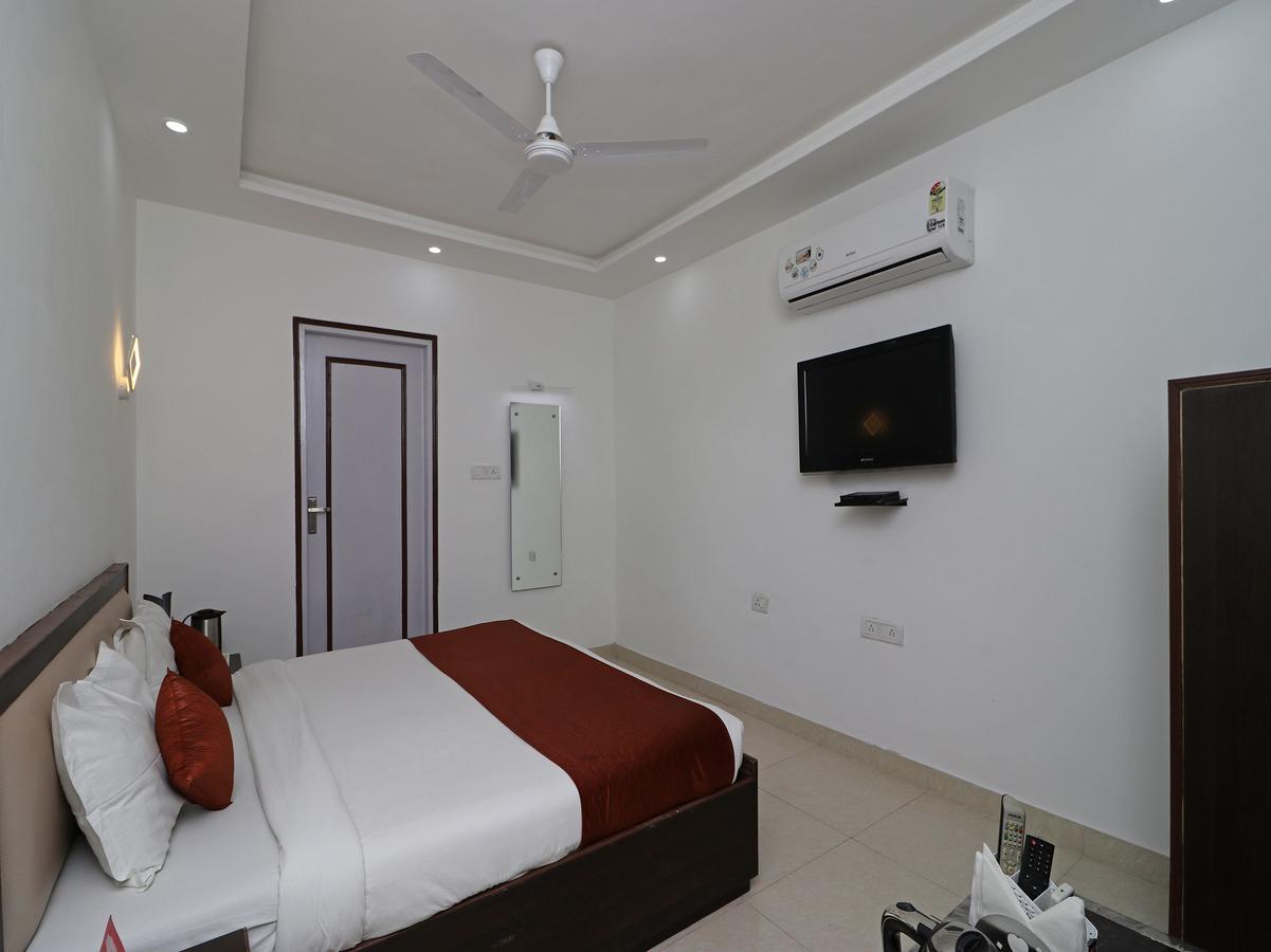 Oyo 11526 Hotel Apollo Agra  Bagian luar foto